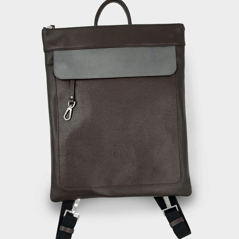 Mochila de piel marrón y crystal