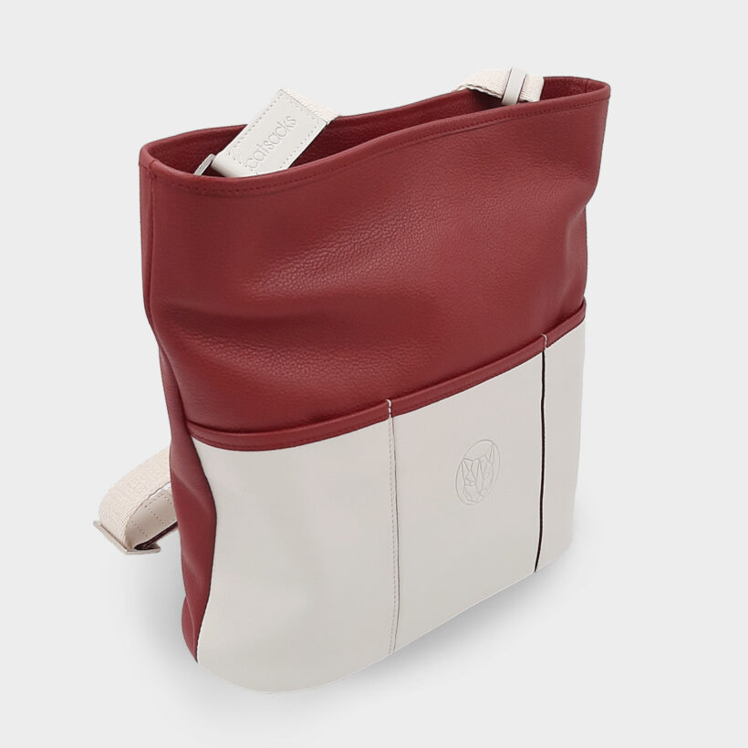 Bolso de piel con cremallera guinda